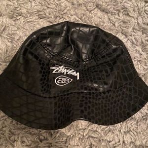 Stussy Reptile bucket hat